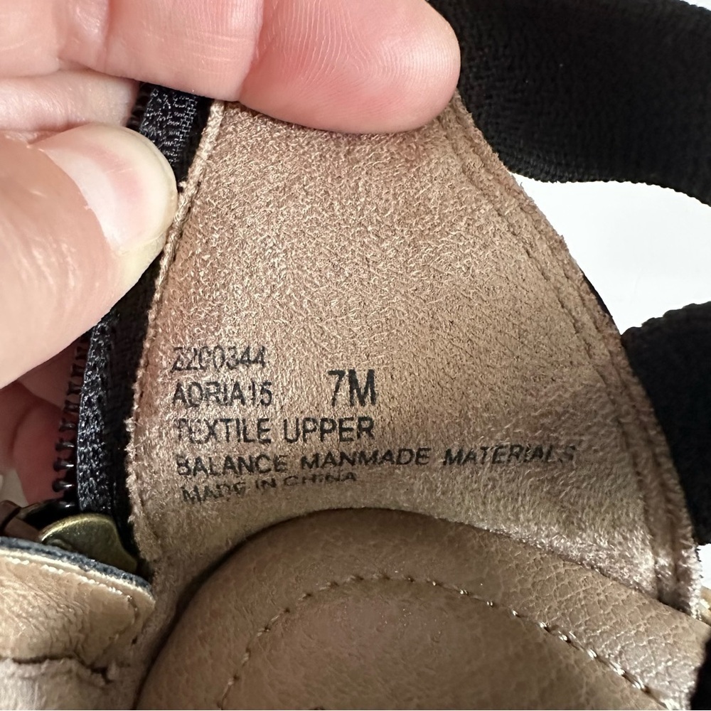 Me Too Rory Closed Toe Ankle Strap Flats Size 7M Black, Tan, Cream like new - Picture 5 of 9